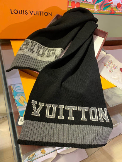 High Quality LUV  Scarf 028