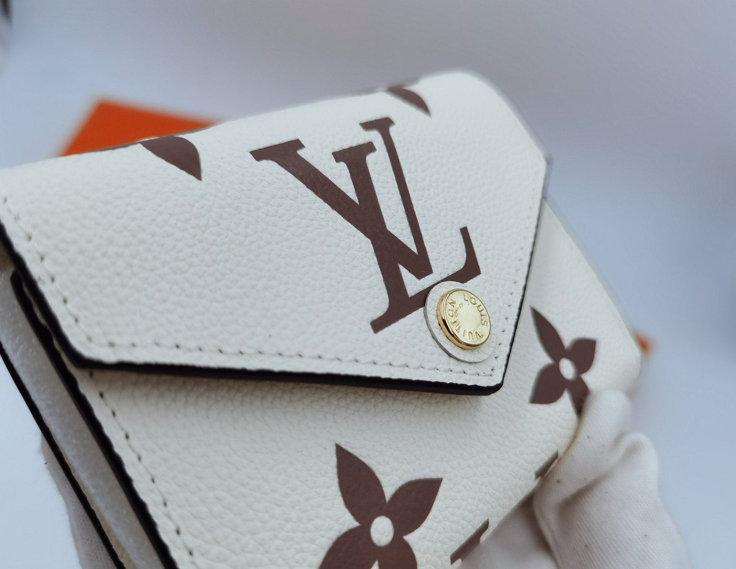 BL - High Quality Wallet LUV 001