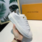 BL - High Quality Luv Sneaker 219