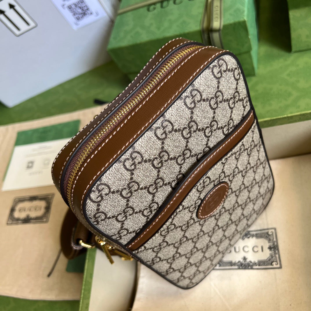 gg Sling Backpack With Interlocking G Beige And Ebony gg Supreme Canvas For Men 9.4in/24cm gg 696016 92THG 8563