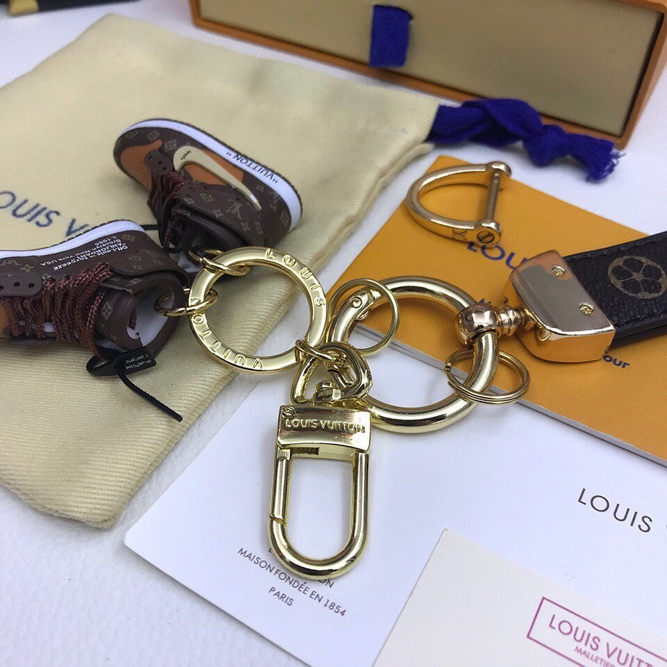 BL - High Quality Keychains LUV 009