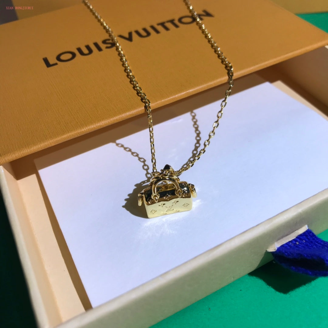 BL - High Quality Necklace LUV031