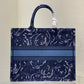 DI Large Book Tote Blue, For Women, Women’s Handbags 16.5in/42cm CD M1286ZRVG_M928