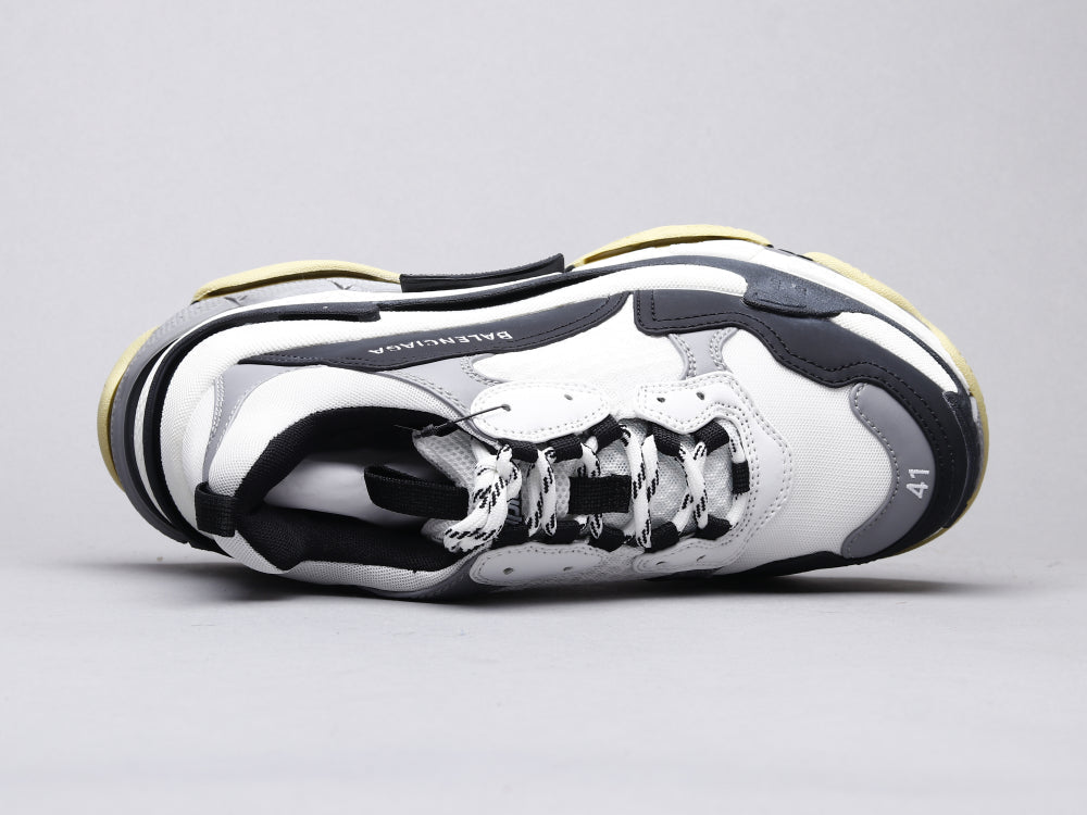 BL - Bla Triple-S Black And White Sneaker