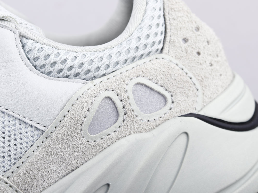 BL - Yzy 700 Salt Sneaker