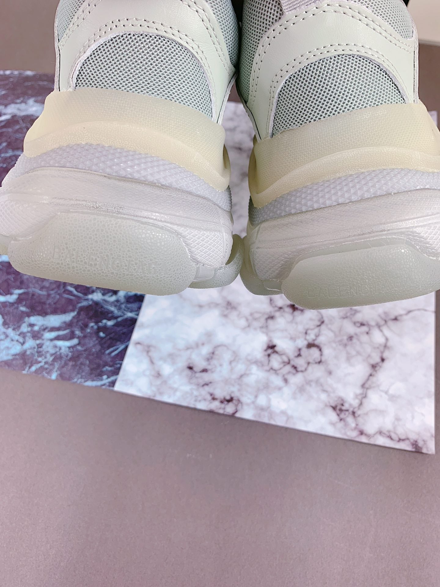 BL - High Quality Bla Sneaker 083