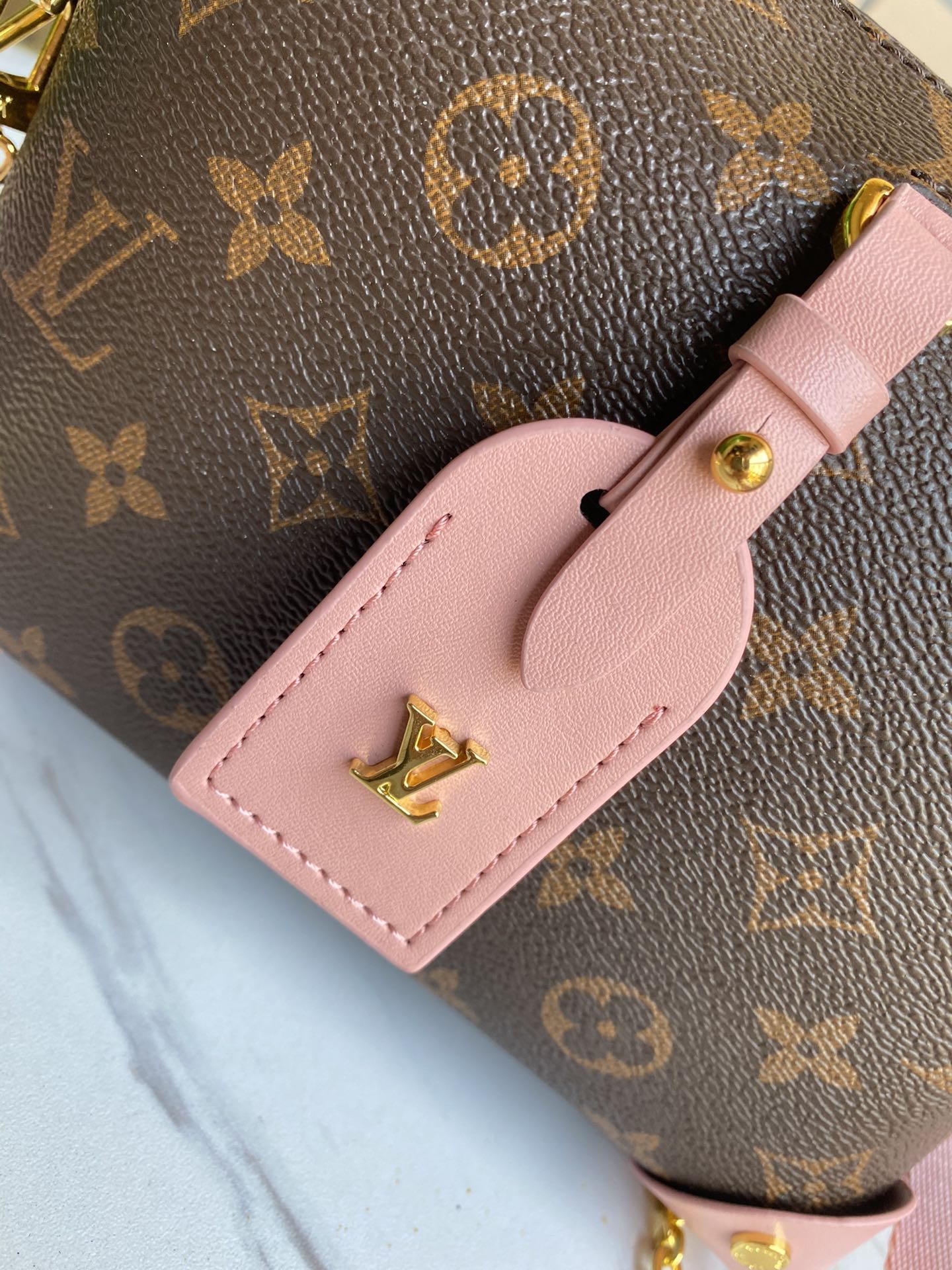 BL - High Quality Bags LUV 107