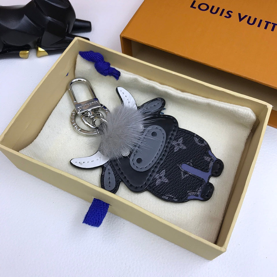 BL -High Quality Keychains LUV 081