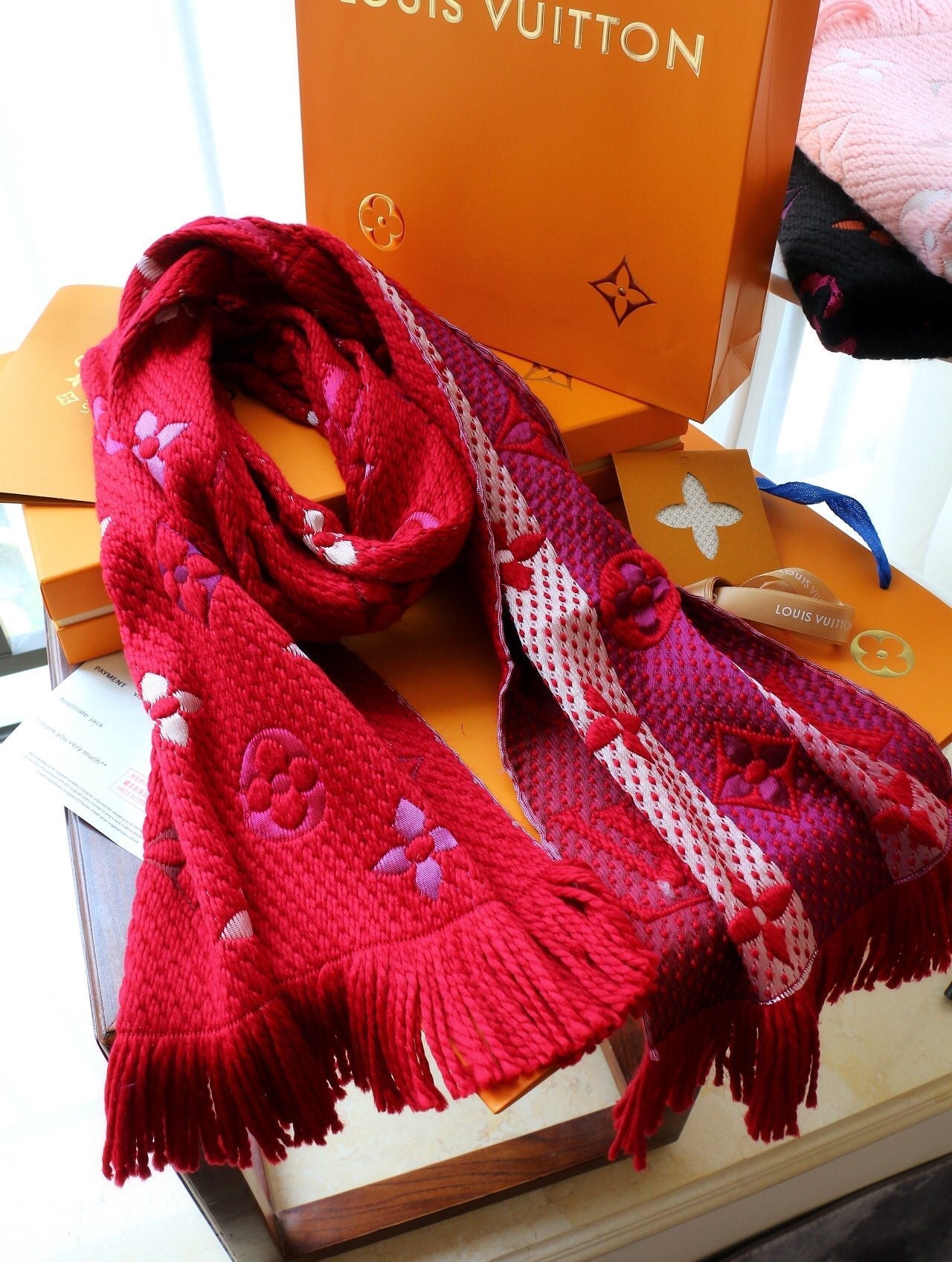 High Quality LUV  Scarf 002