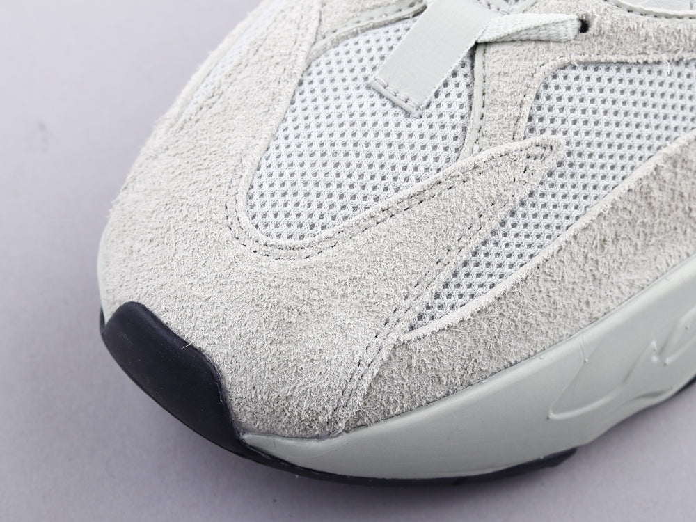 BL - Yzy 700 Salt Sneaker