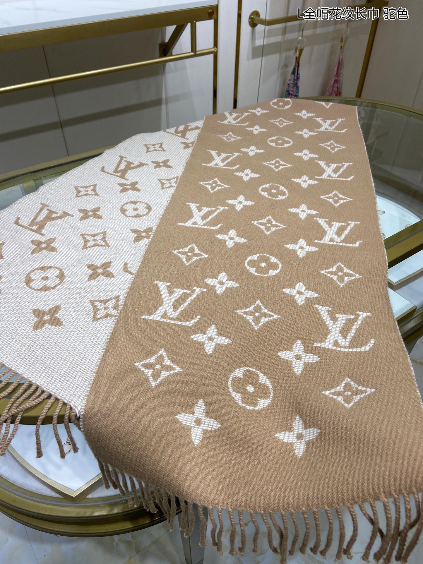 High Quality LUV  Scarf 038
