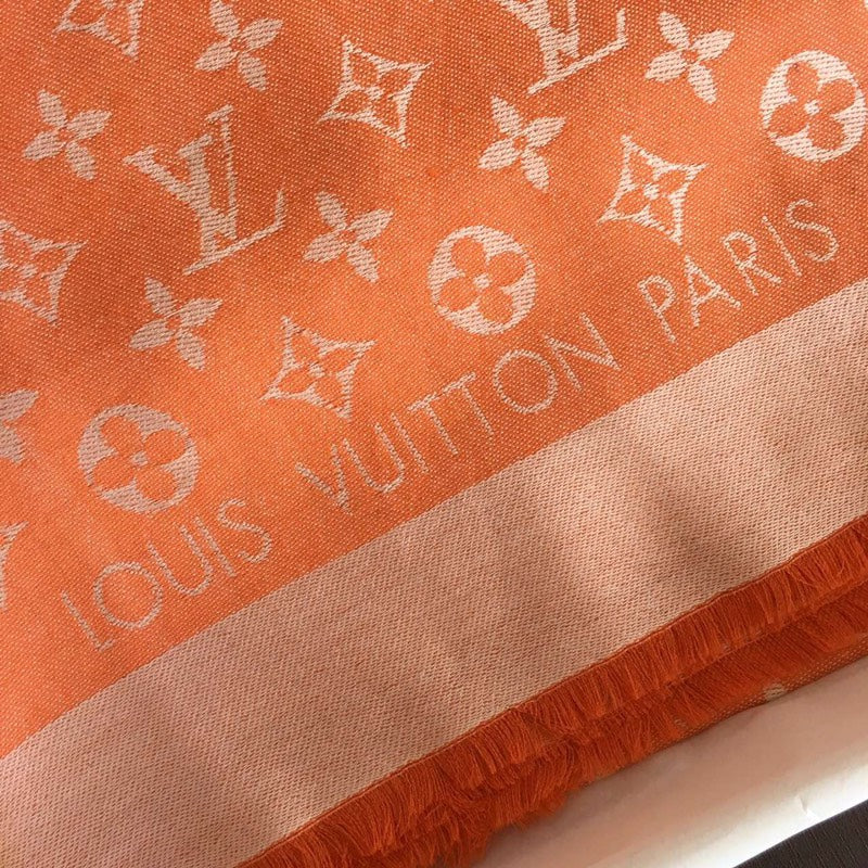 High Quality LUV  Scarf 025