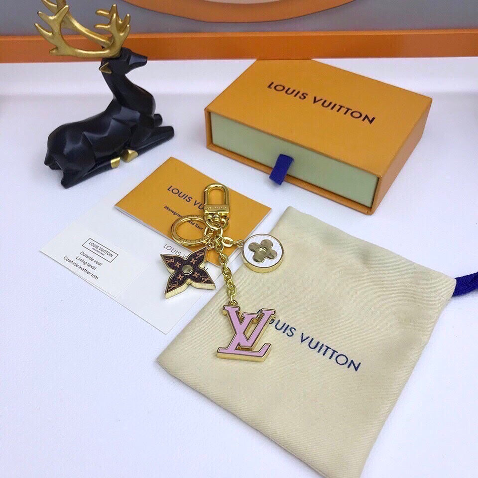 BL - High Quality Keychains LUV 016