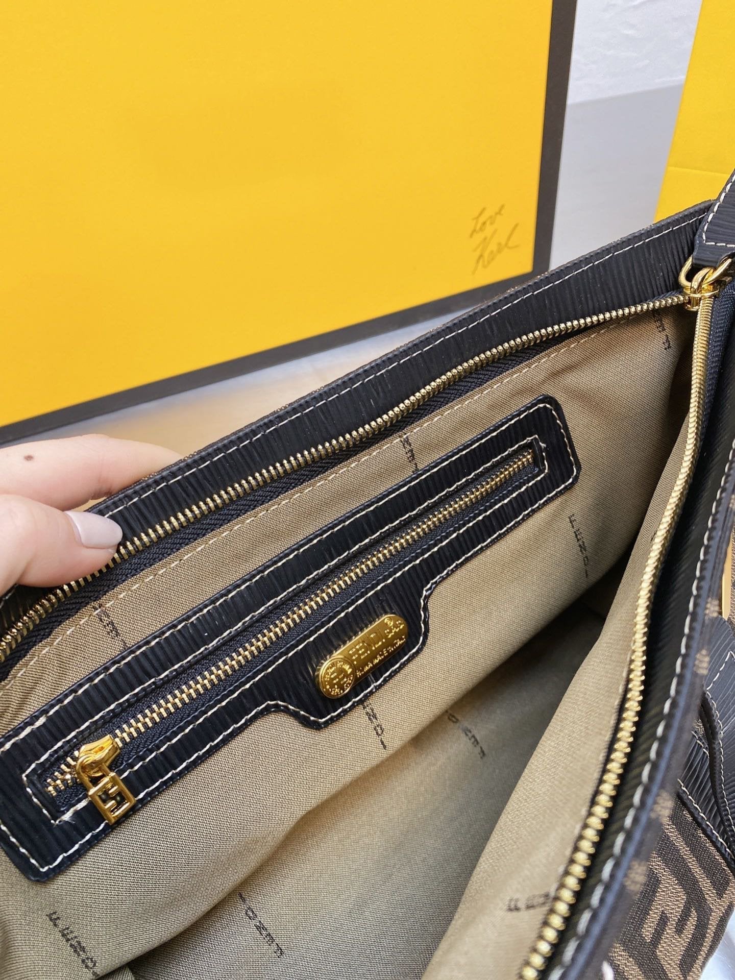 BL - High Quality Bags FEI 104