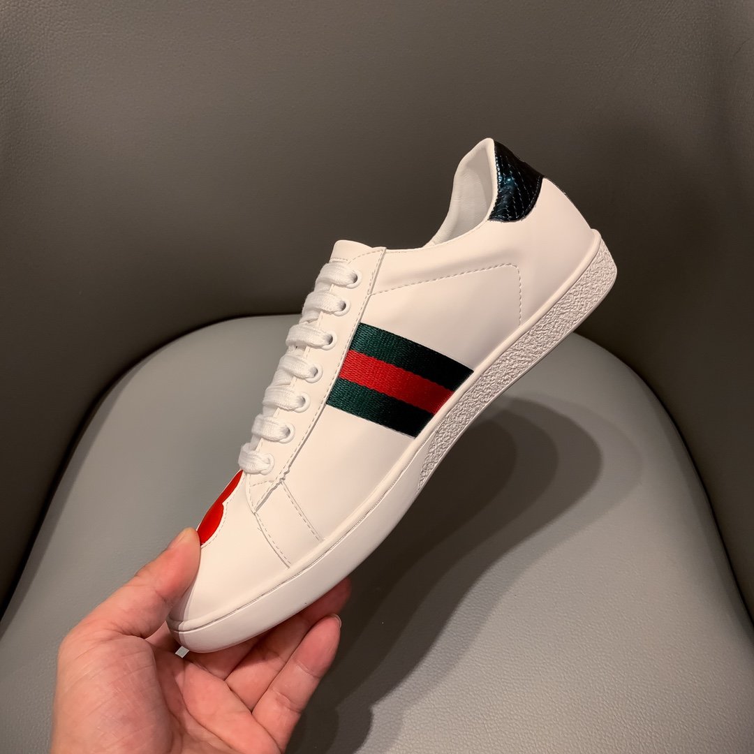 BL-GCI  ACE LEATHER SNEAKER WITH  HEART 108