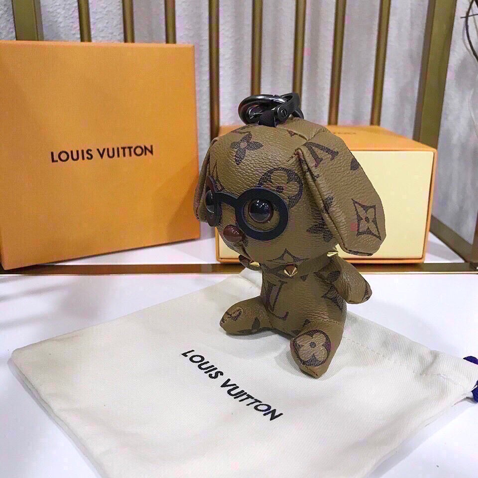 BL -High Quality Keychains LUV 047