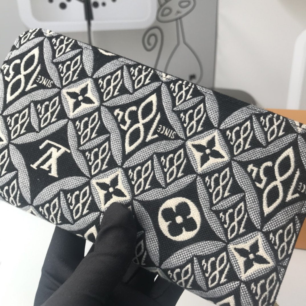 BL - High Quality Wallet LUV 022