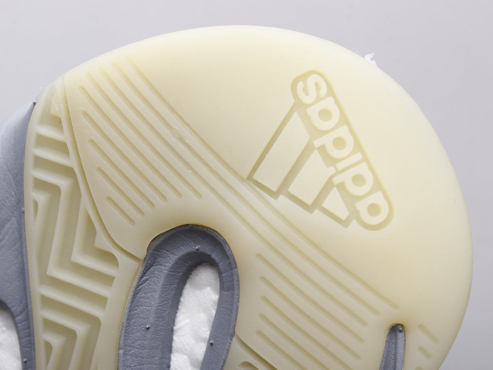 BL - Yzy 700 Inertia 2.0 Sneaker