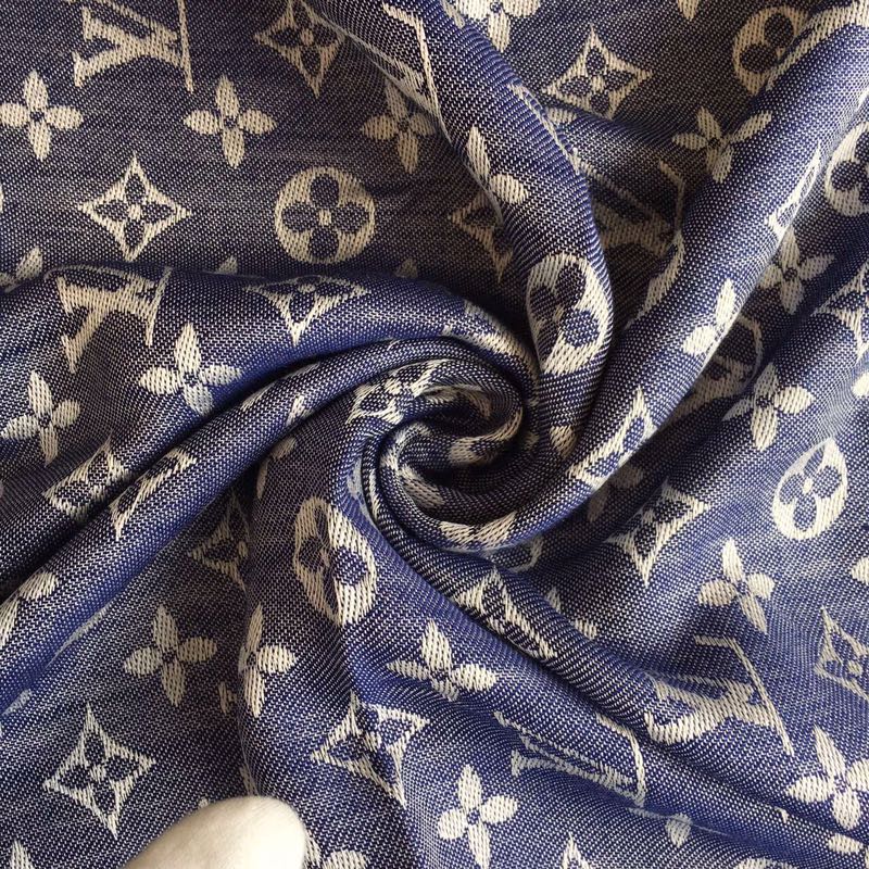 High Quality LUV  Scarf 018