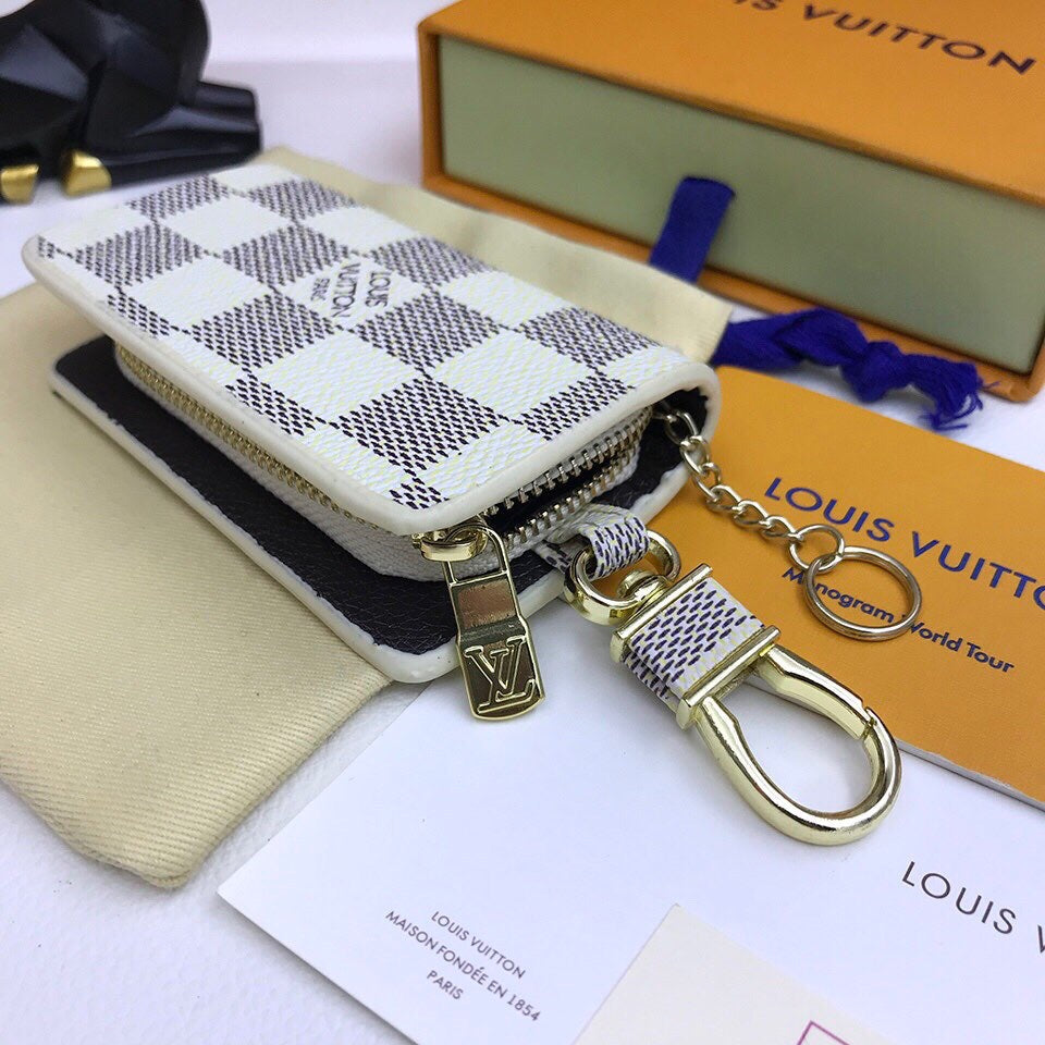 BL -High Quality Keychains LUV 067
