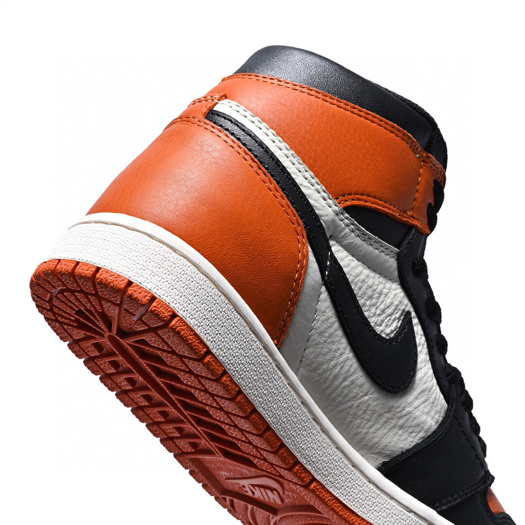BL - AJ1 High Black Buckle