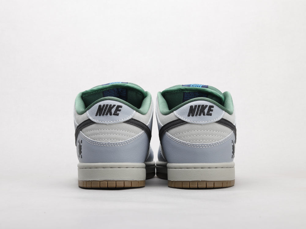 BL - NKE SB Dunk Low ���Maple Leaf���