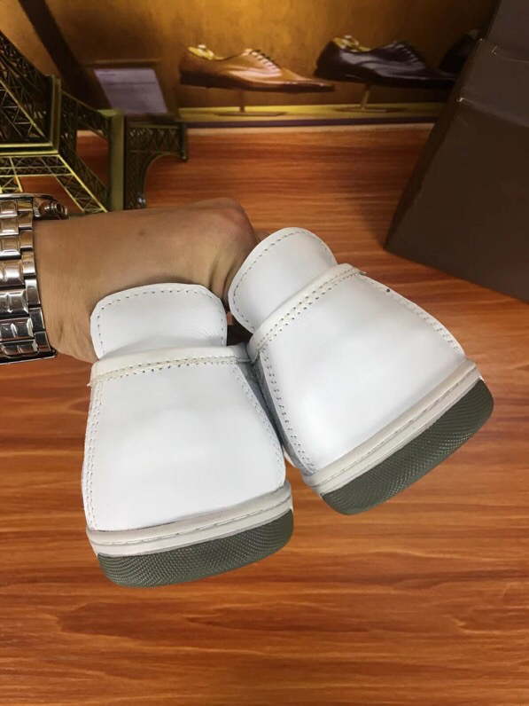 BL - High Quality Luv Sneaker 046