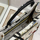 DI Large Book Tote White, For Women, Women’s Handbags 16.5in/42cm CD M1286ZRTY_M941