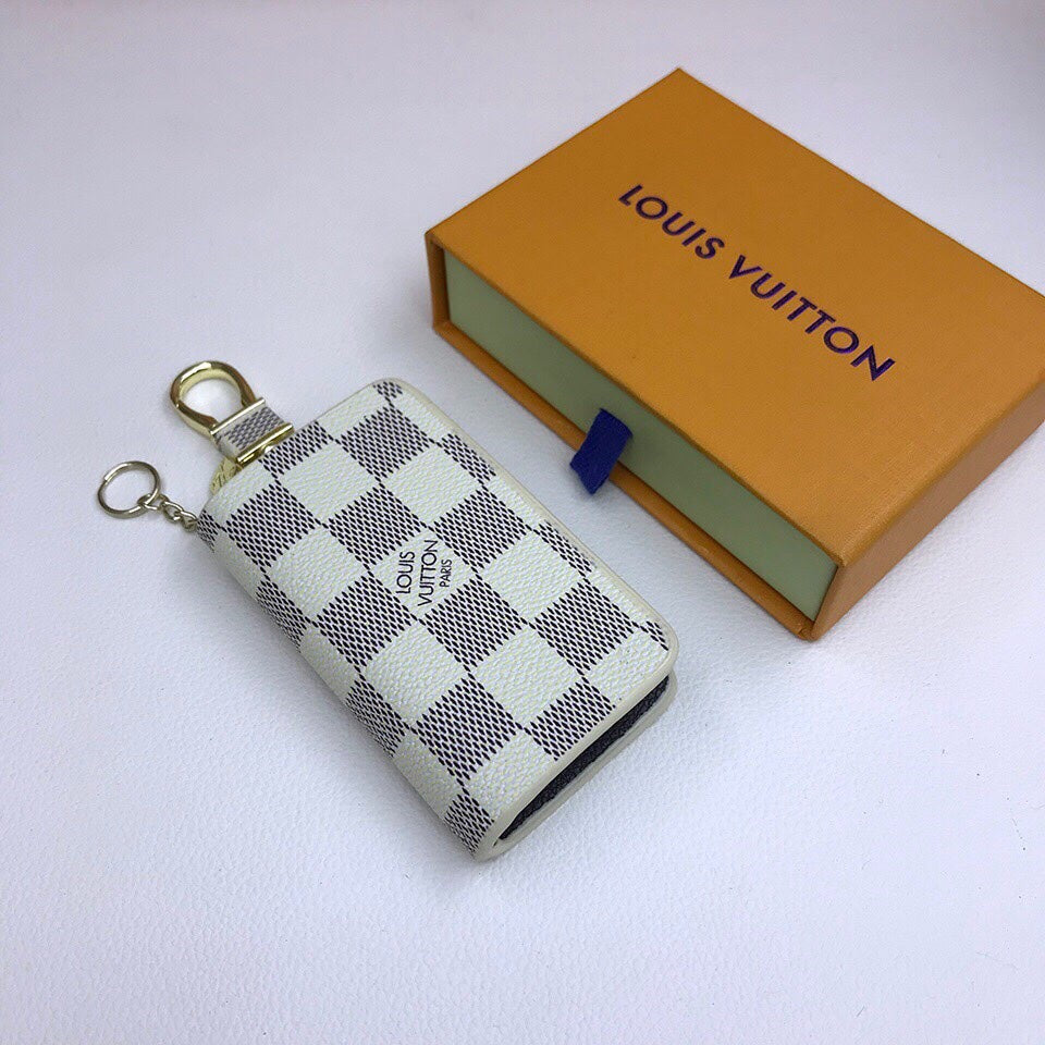 BL -High Quality Keychains LUV 067
