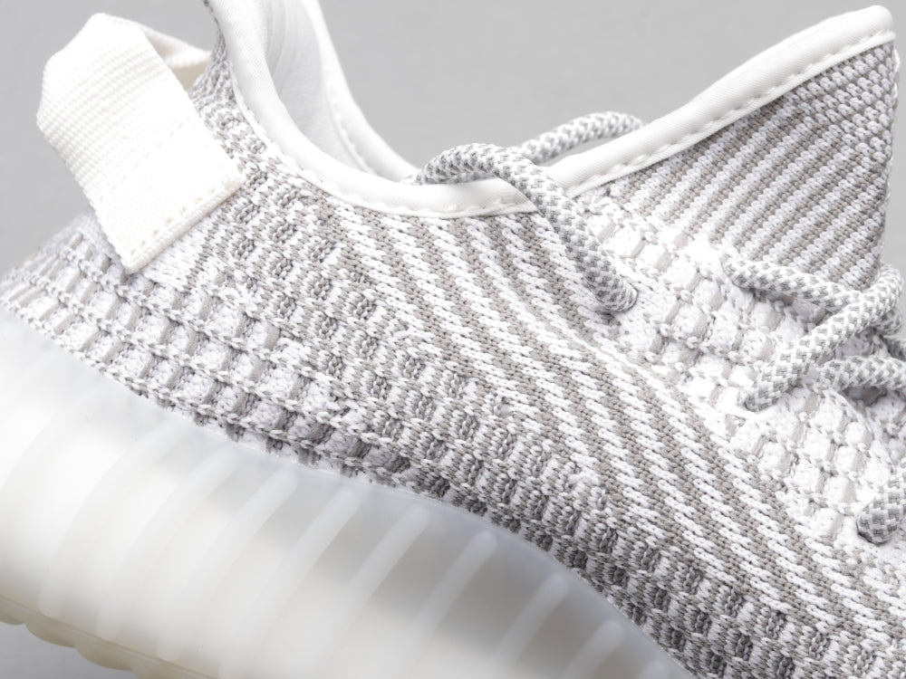 BL - Yzy 350 White Angel Sneaker