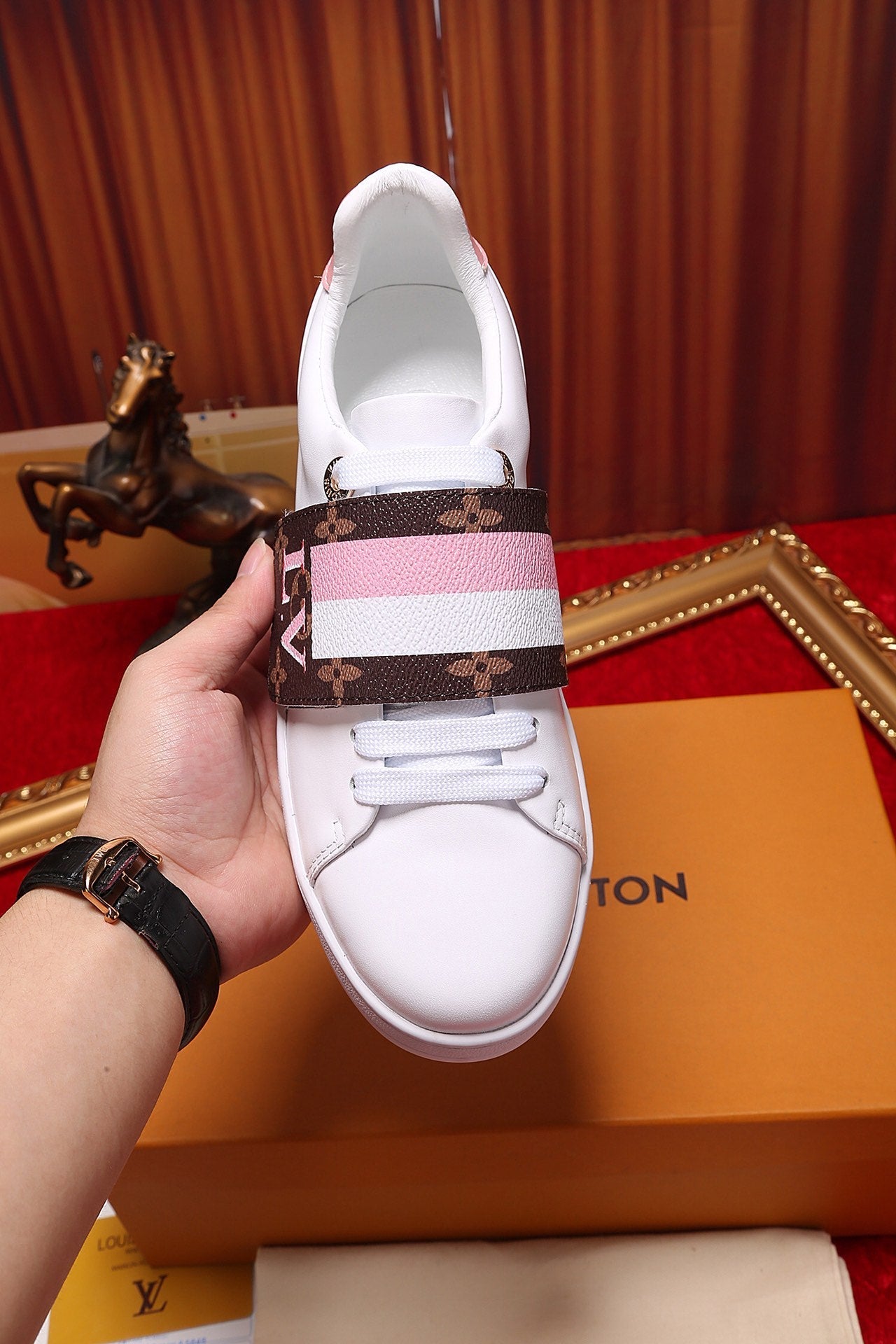 BL - LUV Font Row Pink Sneaker
