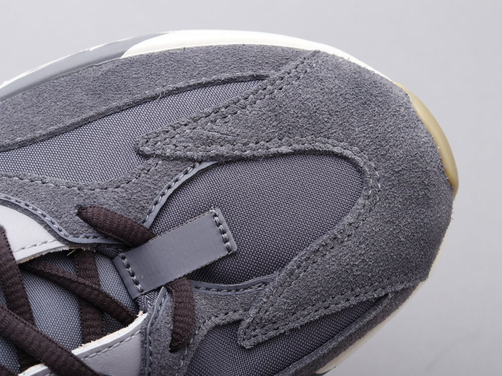 BL - Yzy 700 Magnet Sneaker