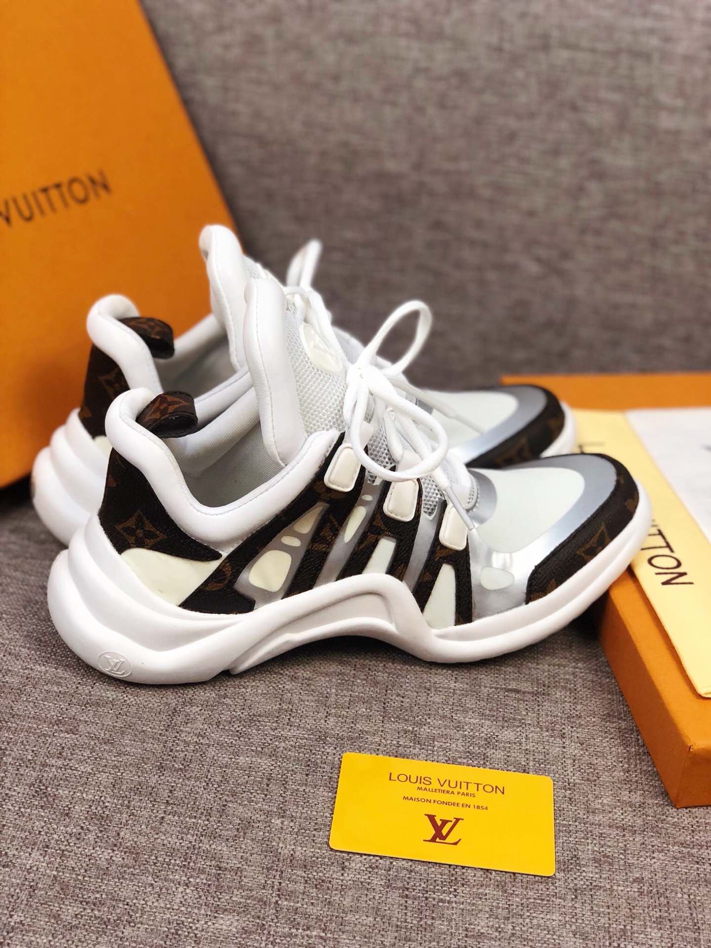 BL - LUV Archlight White Brown Sneaker