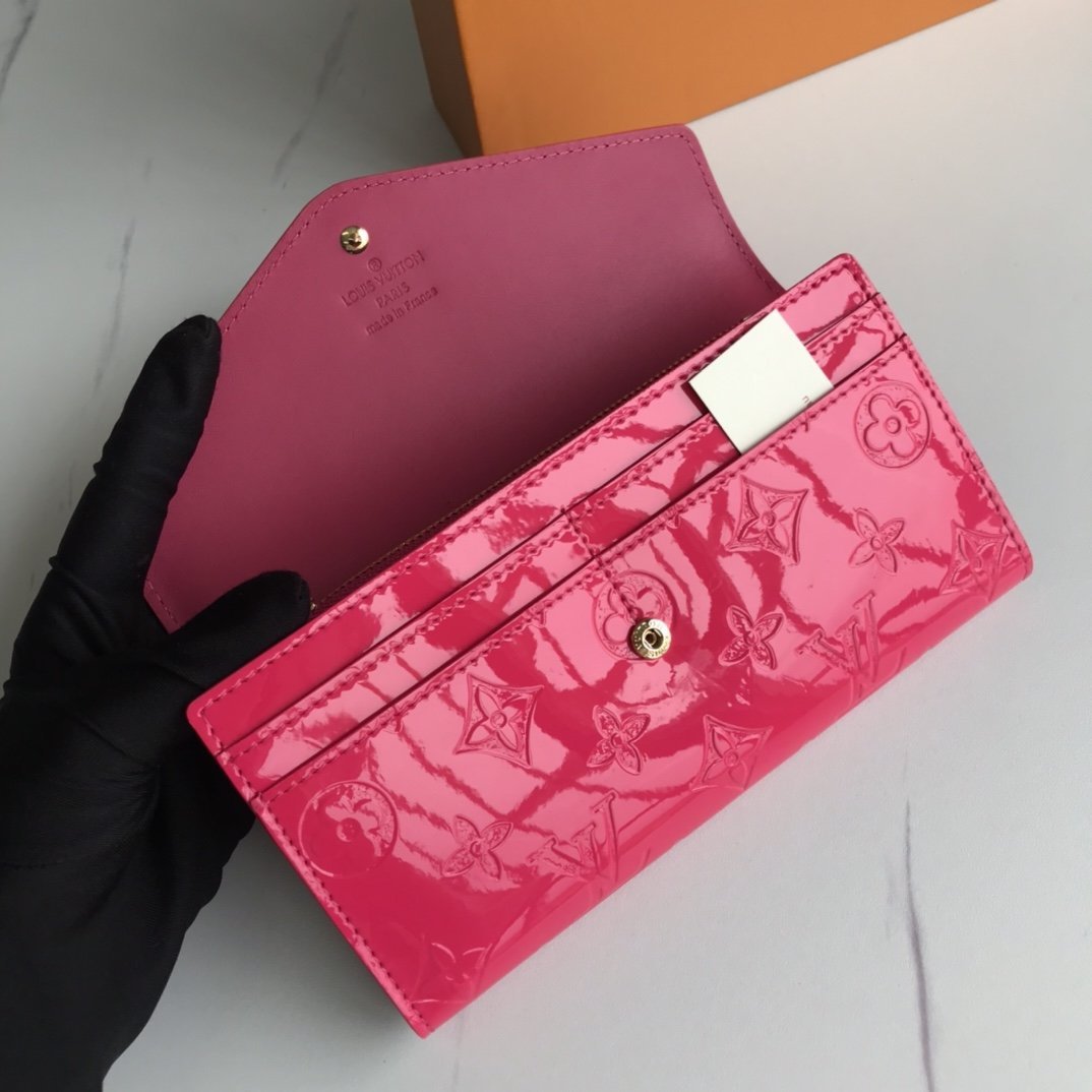BL - High Quality Wallet LUV 004