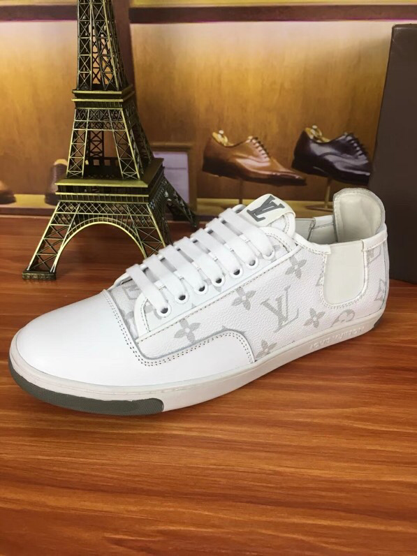 BL - High Quality Luv Sneaker 070
