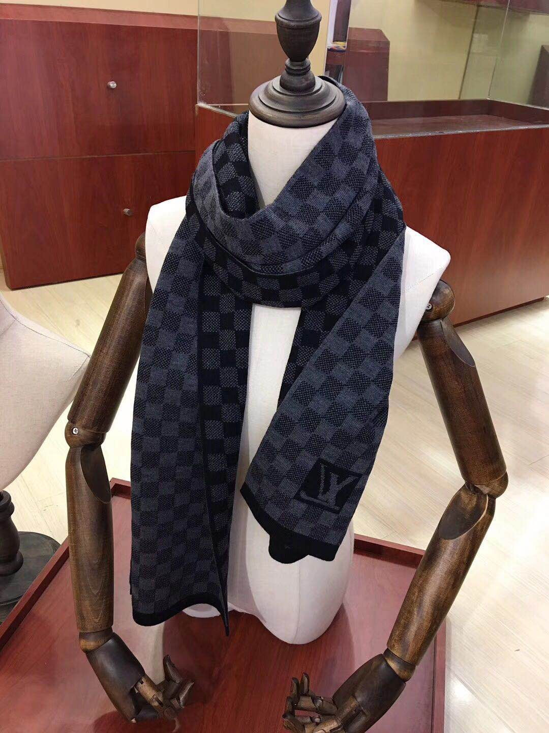 High Quality LUV  Scarf 030