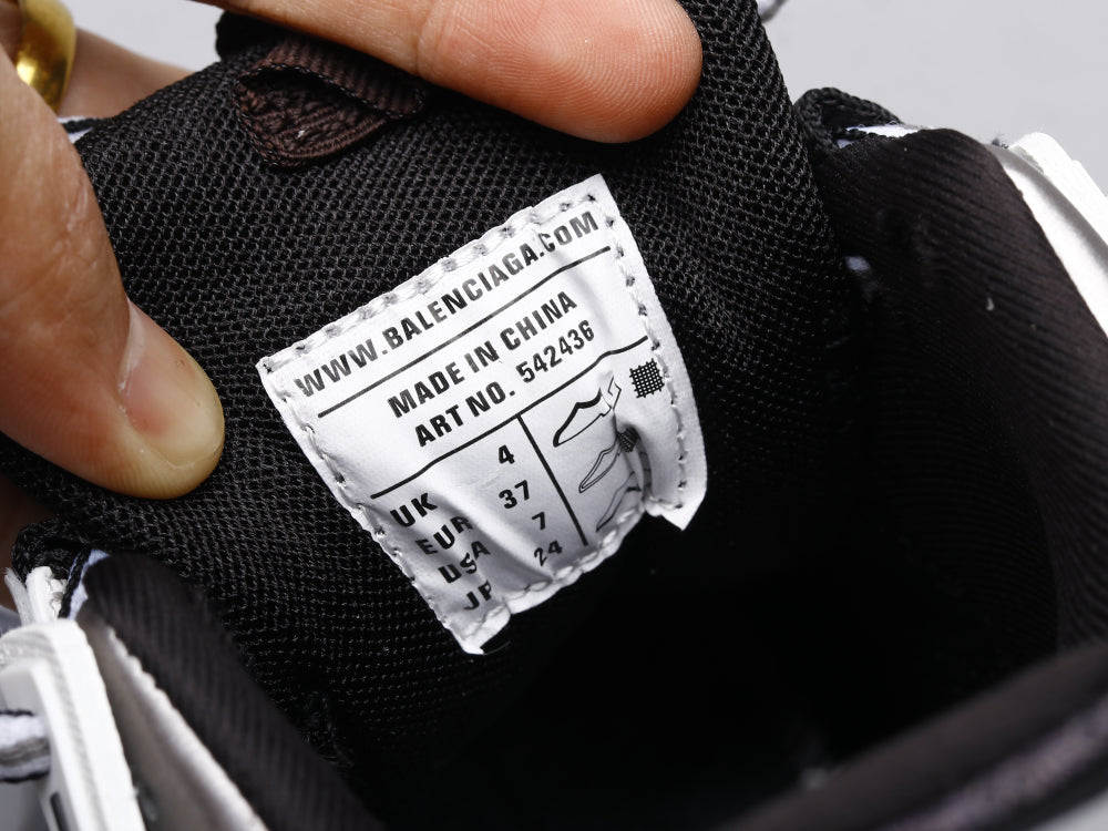 BL - Bla Track LED Sneaker