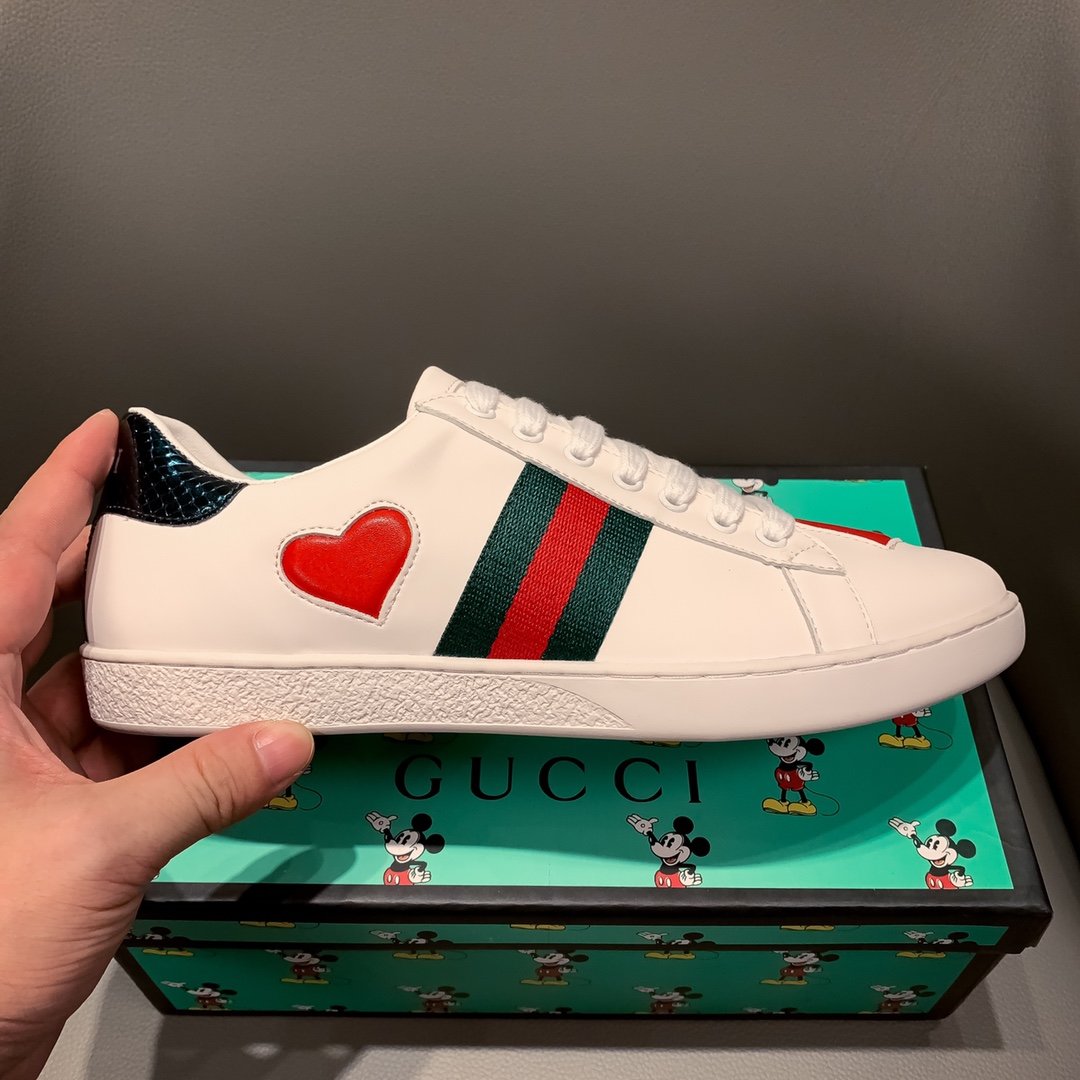 BL-GCI  ACE LEATHER SNEAKER WITH  HEART 108