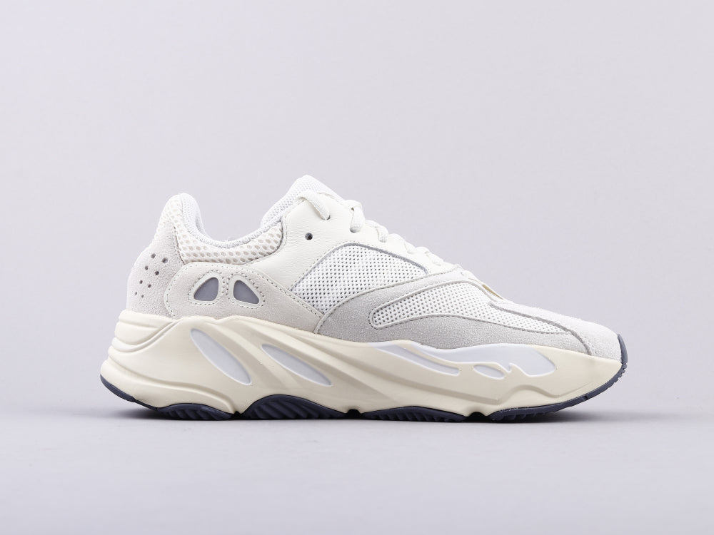 BL - Yzy 700 Analog Beige Sneaker