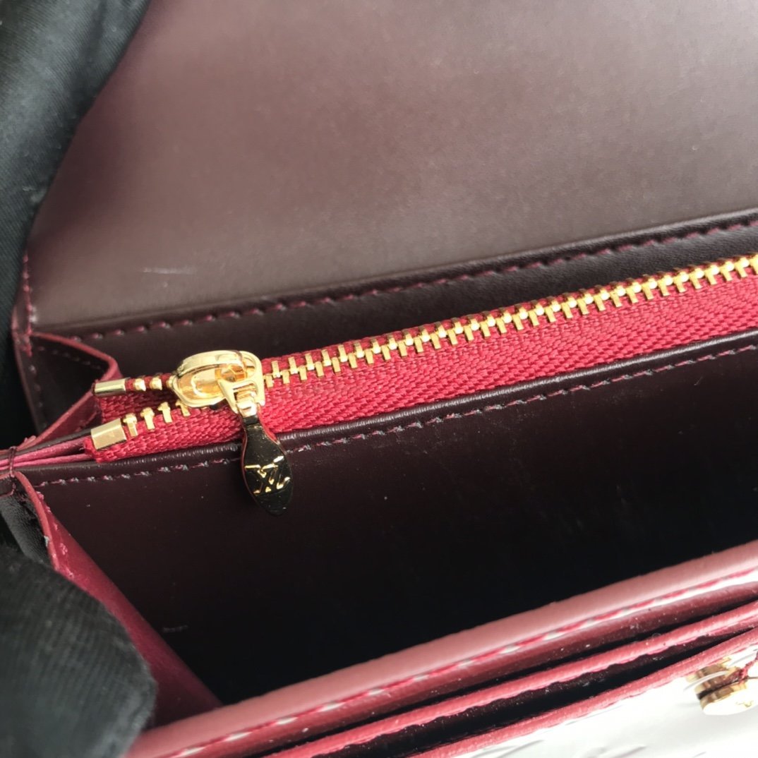 BL - High Quality Wallet LUV 007