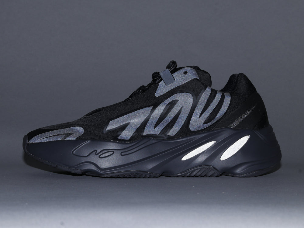 BL - Yzy 700 Dark Glow Sneaker