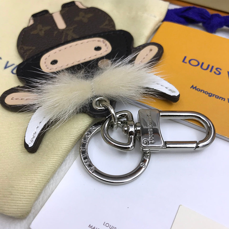 BL -High Quality Keychains LUV 080