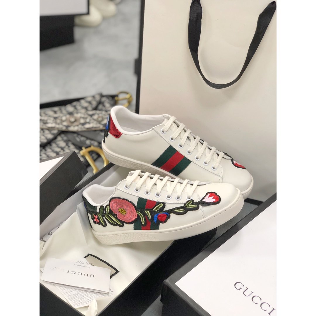 BL-GCI Ace Embroidered 'Floral Sneaker 081