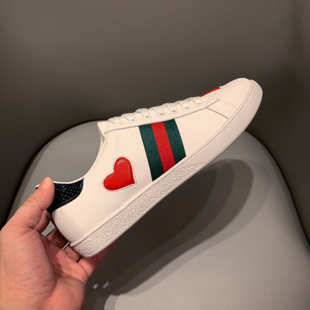 BL-GCI  ACE LEATHER SNEAKER WITH  HEART 108