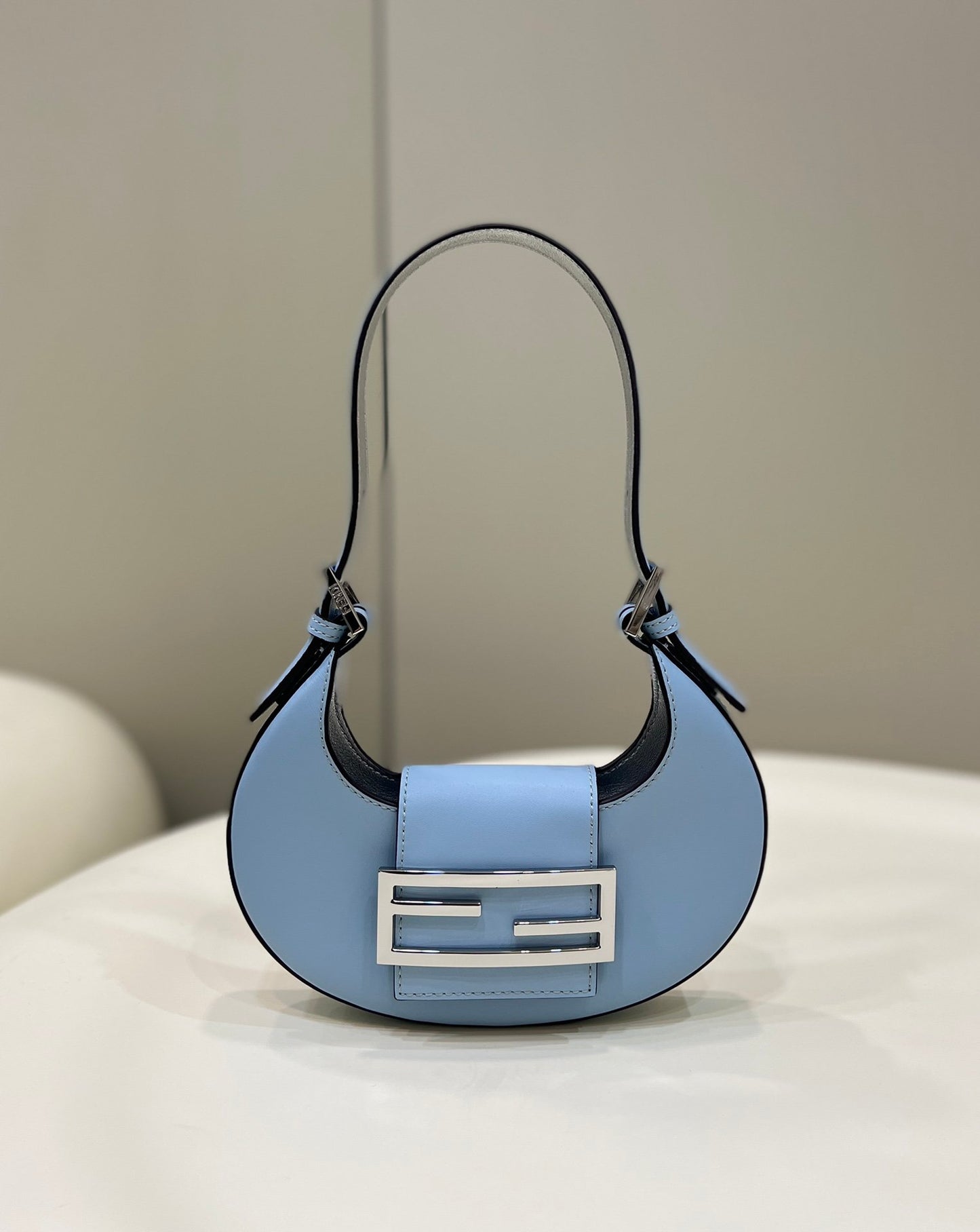 FI Cookie White For Women, Women’s Handbags, Shoulder Bags 7.4in/19cm FF 8BS065AAIWF1HBK