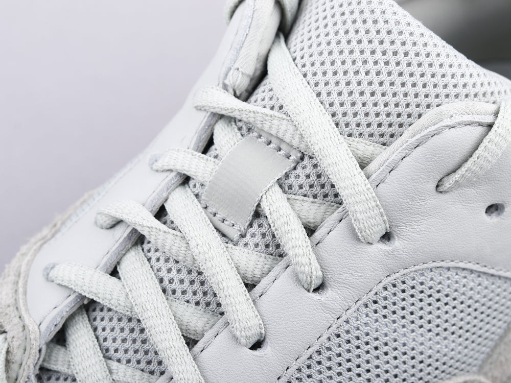 BL - Yzy 700 Salt Sneaker