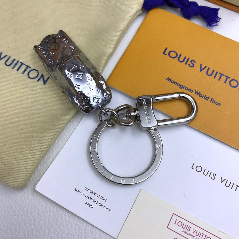 BL - High Quality Keychains LUV 042