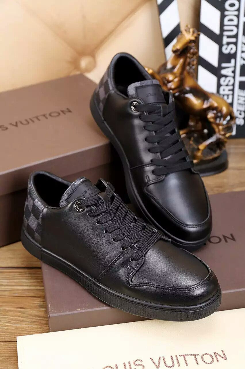 BL - LUV BLnogram Line Up Black Sneaker