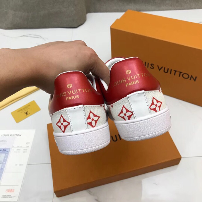 BL - High Quality Luv Sneaker 051