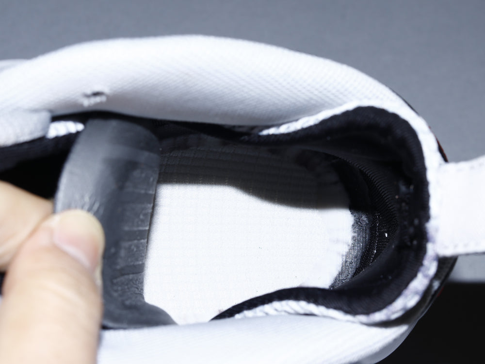 BL - NKE Hardaway Foam Invert the doomsday bubble